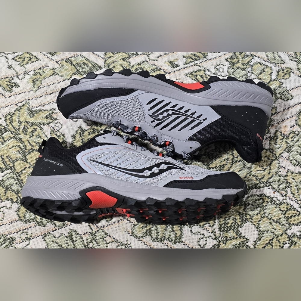 Saucony Excursion TR15 Mens Size 11 Running Shoes Sneakers S20668-21 Gray Black